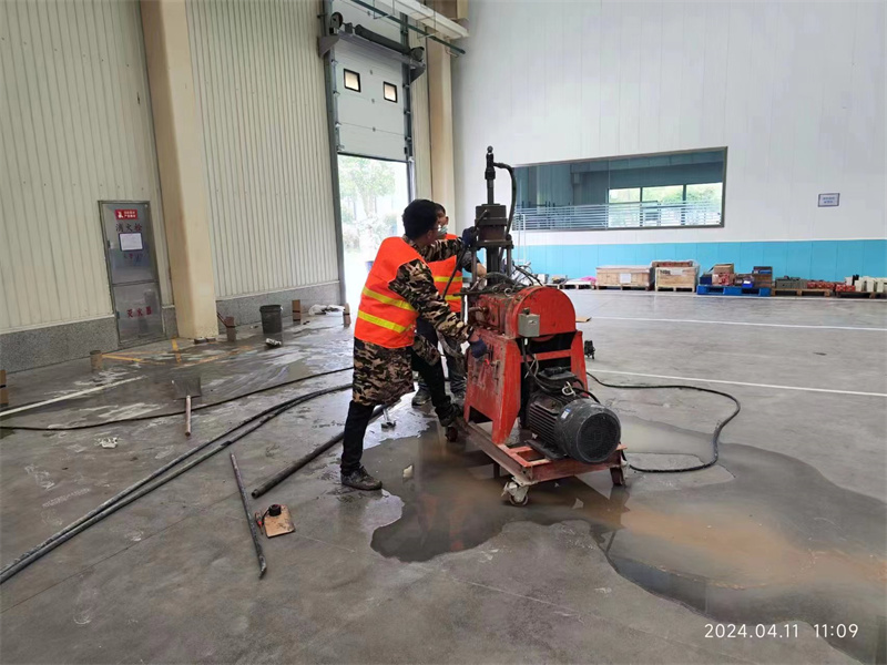 长丰厂房地面下沉塌陷注浆加固施工